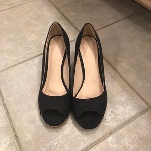 Kelly & Katie peep toe wedges-size 7